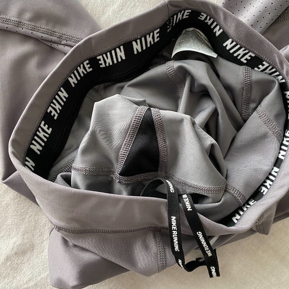 Nike, Dri-Fit grey/silver Nike Running leggings, size XS - Picture 6 of 9